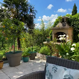  Bed & Breakfast Le Relais Des Malettes